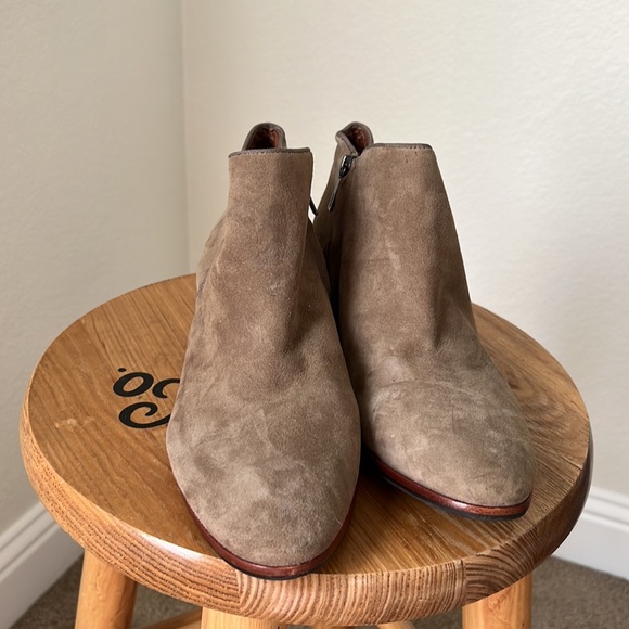 Sam Edelman petty boots taupe 8.5 NWOT - Picture 2 of 9